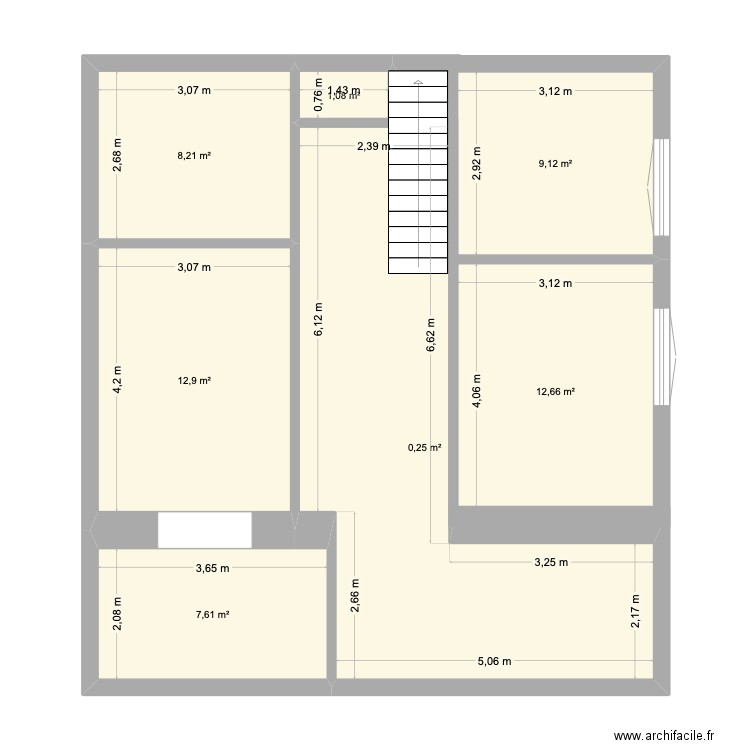 RDC Vallauris. Plan de 7 pièces et 78 m2