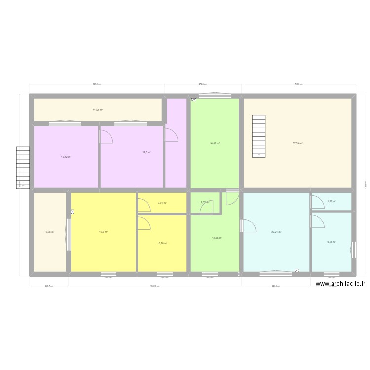 RDC. Plan de 14 pièces et 195 m2