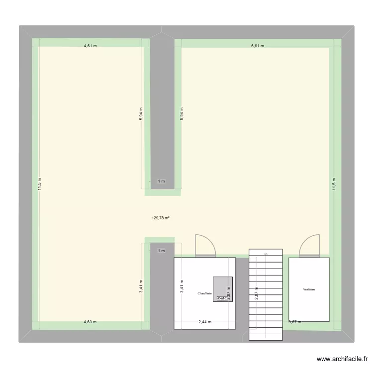 Caves. Plan de 1  et 130 m²