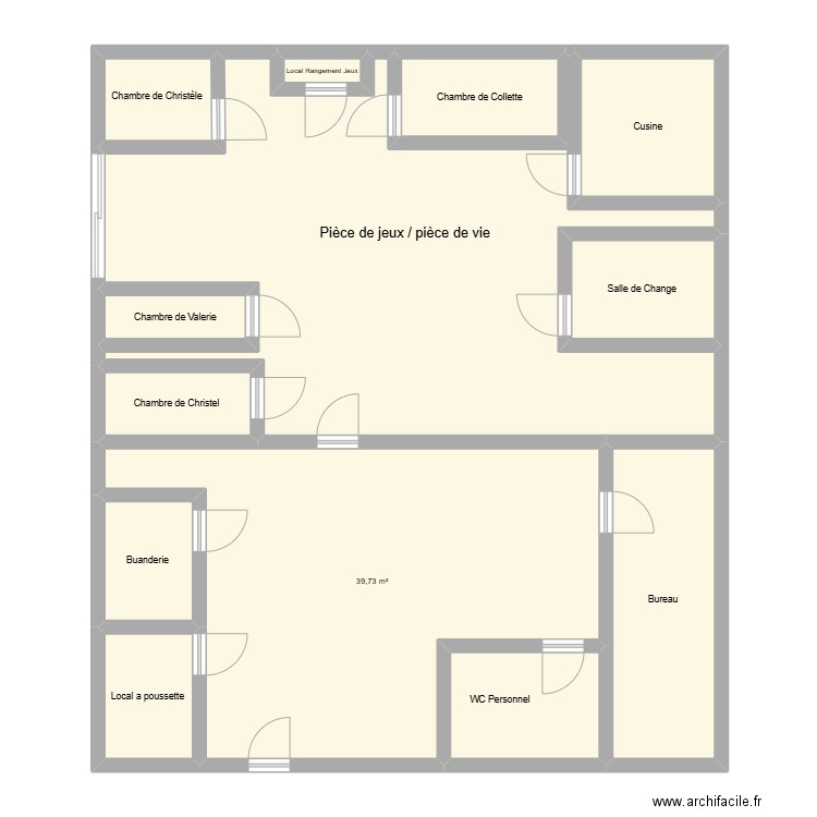 Maison. Plan de 13 pièces et 142 m2