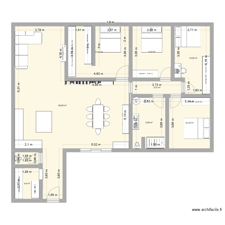 Maison 2. Plan de 9 pièces et 140 m2