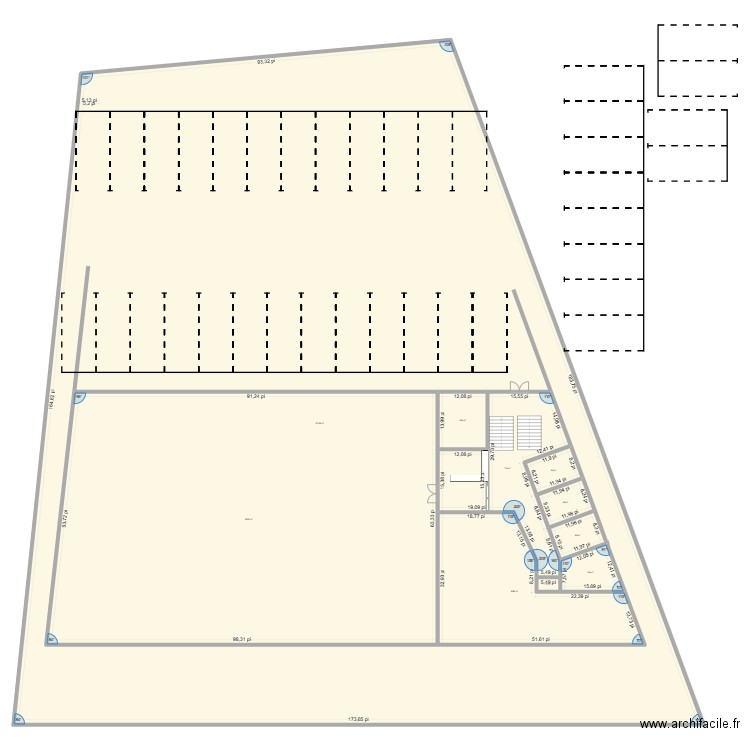 gym. Plan de 17 pièces et 6349 m2