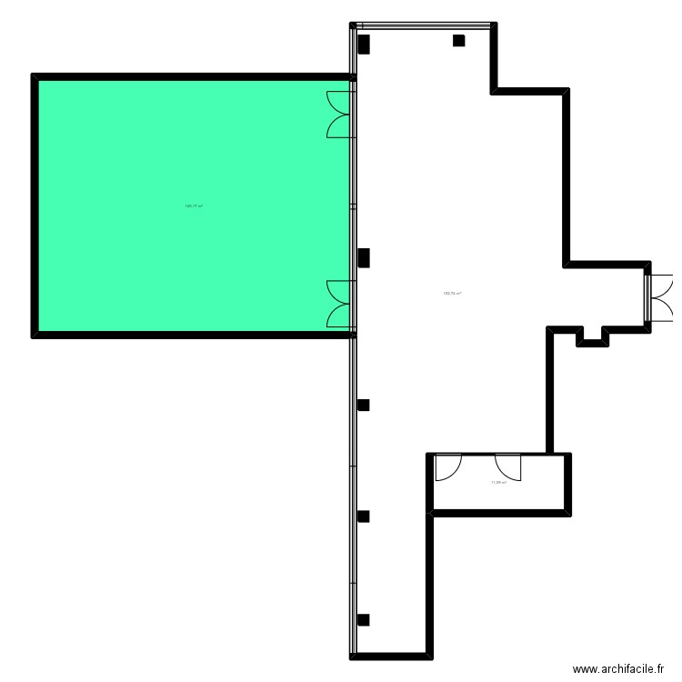 92R9D existant. Plan de 3 pièces et 284 m2