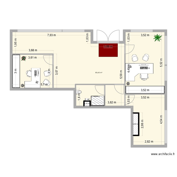 Local commercial. Plan de 3 pièces et 88 m2