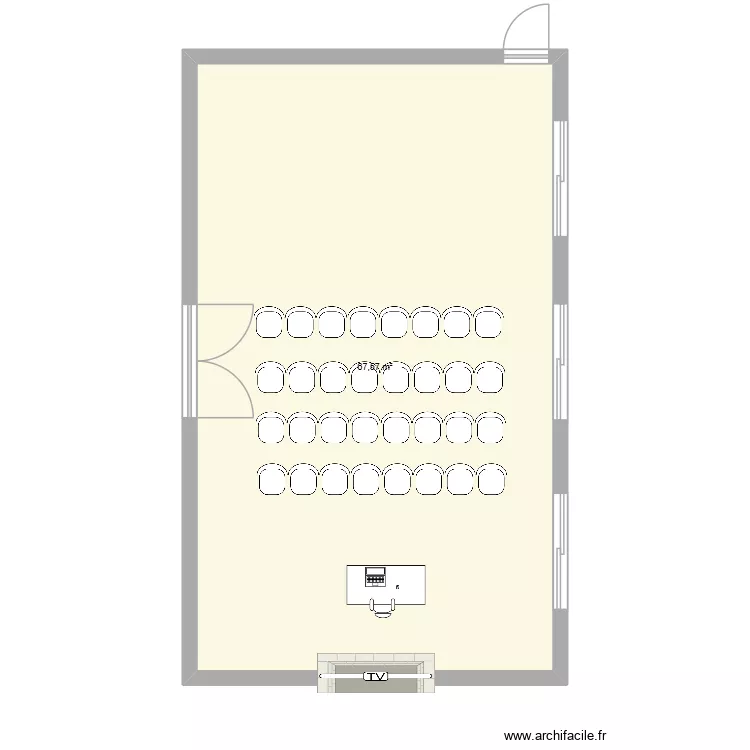 Salle Risset 30 chaises. Plan de 1 et 68 m² Salle Risset 30 chaises. Plan de 1 et 68 m²