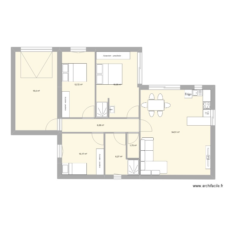 TRIADOU. Plan de 8 pièces et 107 m2