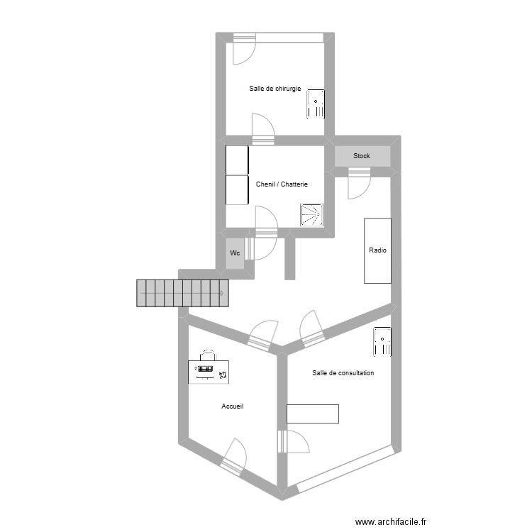 Cabinet Ste Anne. Plan de 7 pièces et 45 m2