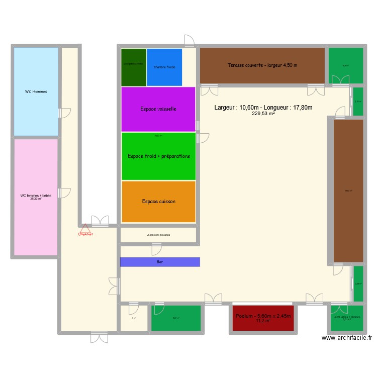Salle communale. Plan de 14 pièces et 534 m2