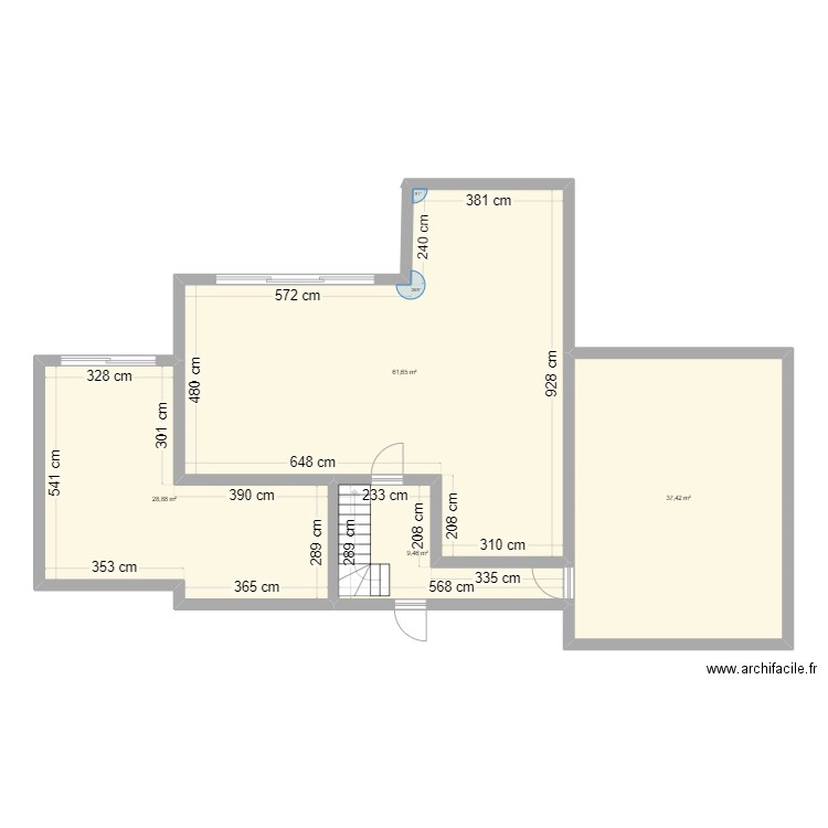 RDC 2. Plan de 4 pièces et 137 m2