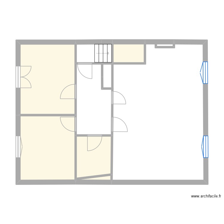 4G ini. Plan de 5 pièces et 28 m2