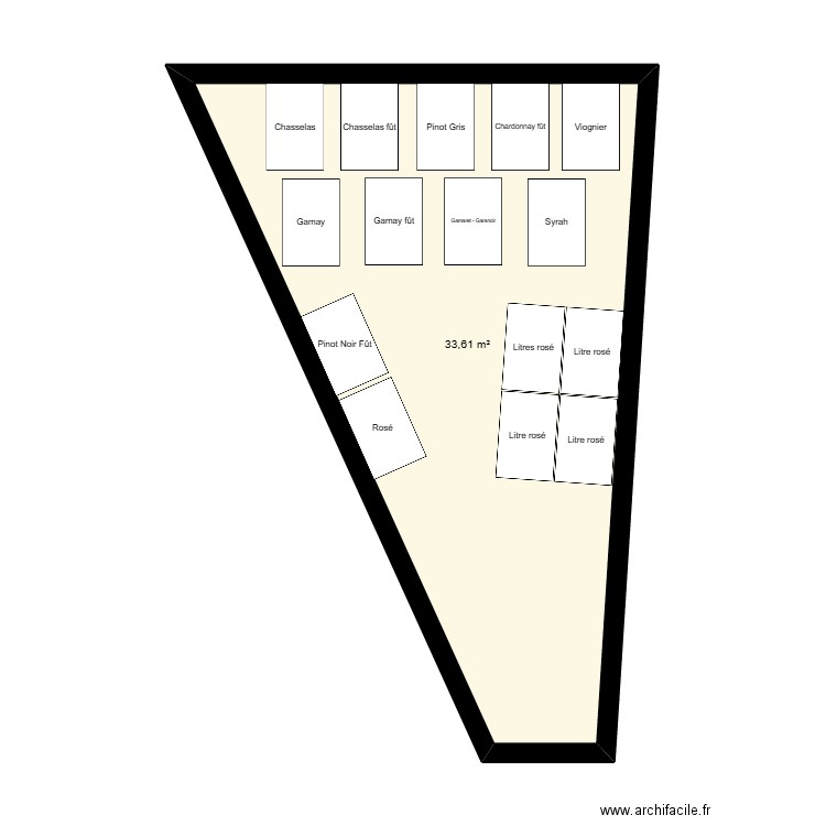 Dépôt. Plan de 1 pièce et 34 m2