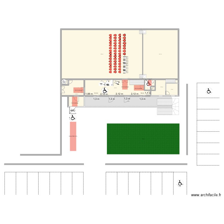 Théatre version avec travaux. Plan de 8 pièces et 307 m2