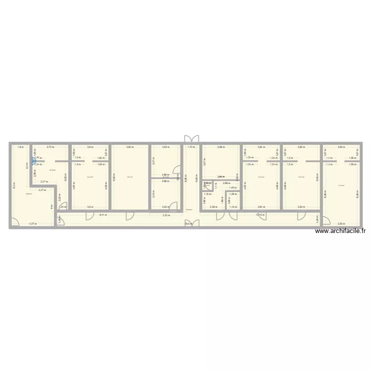 Vestiaires. Plan de 11  et 272 m²
