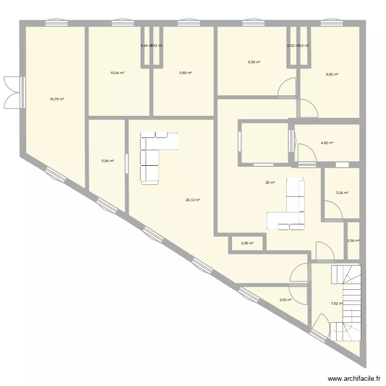 Dalifort-BAIL-150m-Triangle. Plan de 18  et 137 m²