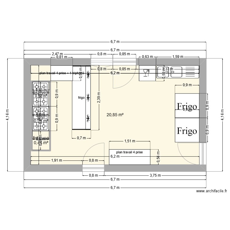 RESTO. Plan de 4 pièces et 24 m2