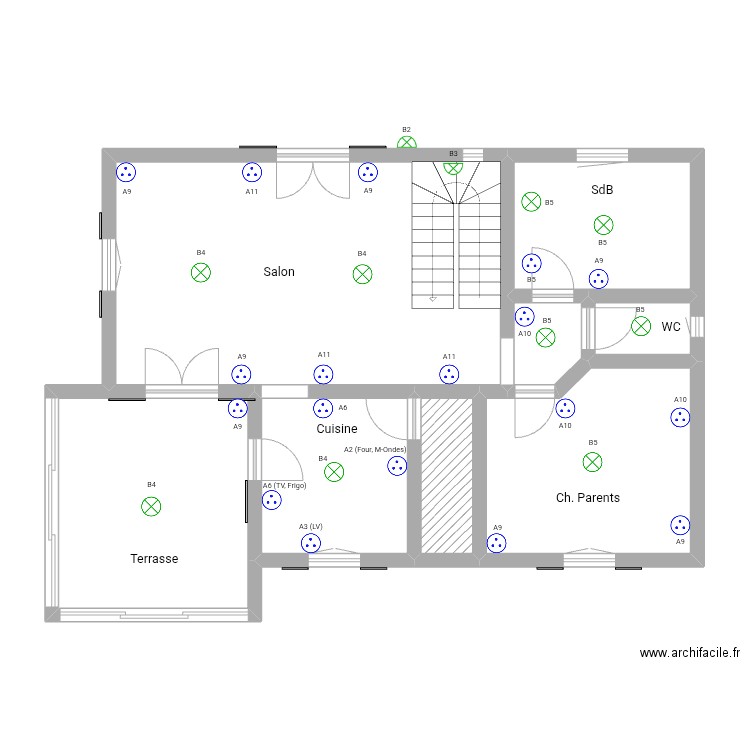 RdC. Plan de 8 pièces et 82 m2
