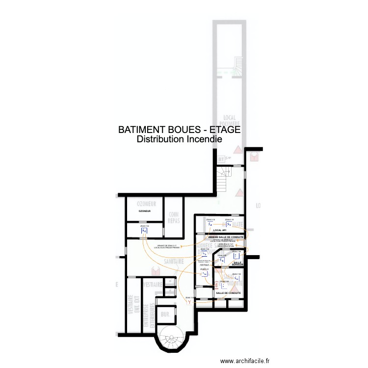 SOVEES BATIMENT BOUES - ETAGE. Plan de 8 pièces et 32 m2