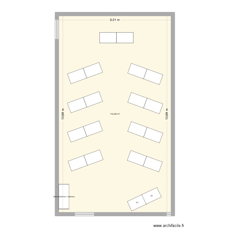 PETITE SALLE. Plan de 1 pièce et 112 m2