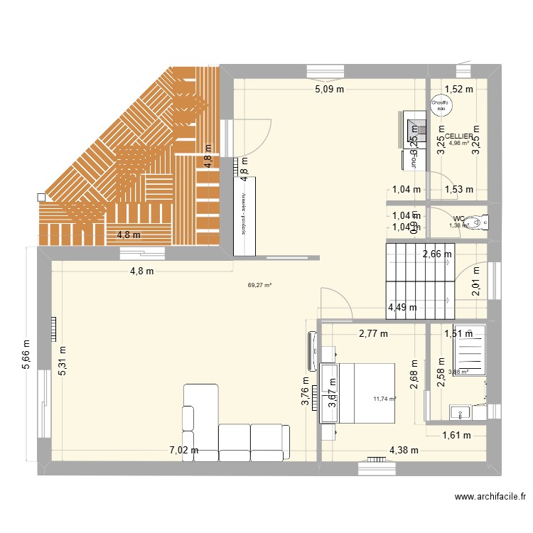 RDC. Plan de 5 pièces et 91 m2