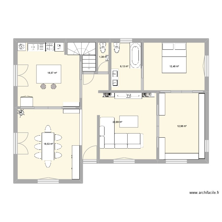 Maison. Plan de 7 pièces et 93 m2