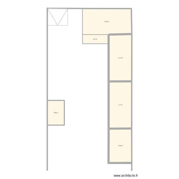Dimitri cour. Plan de 6 pièces et 66 m2