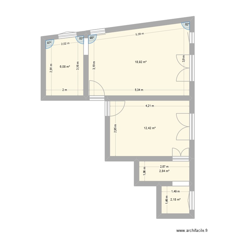 Saint Etienne appartement. Plan de 5 pièces et 42 m2