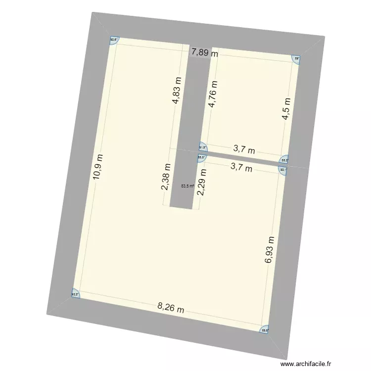 CellesSurBelle Reno2. Plan de 1 Pièce et 84 m²