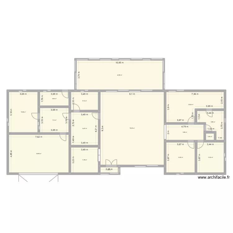 Garage actuel. Plan de 16  et 295 m²