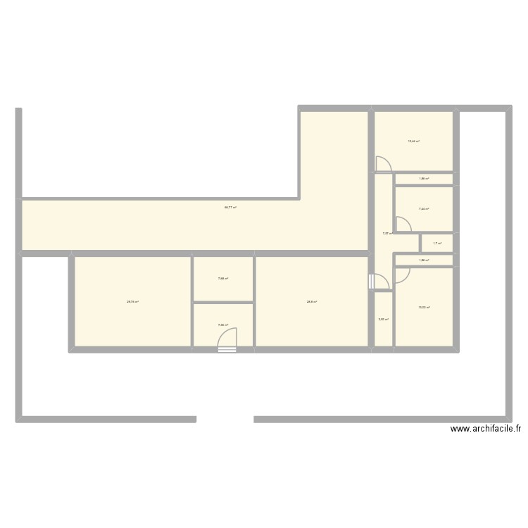 hangar ecuries. Plan de 13 pièces et 190 m2