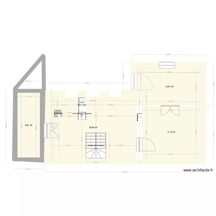 homme_downstair. Plan de 