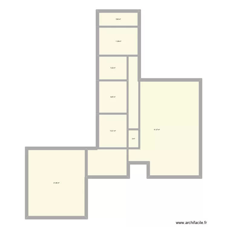 andrea yoan. Plan de 8 Pièces et 170 m²
