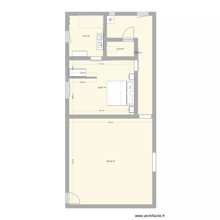 YBS. Plan de 5 pièces et 79 m²