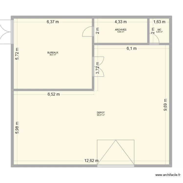 LOCAL CRECY. Plan de 4  et 146 m²