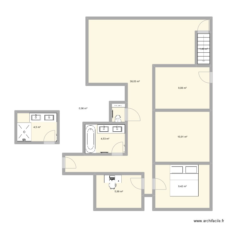 CR VAD. Plan de 9 pièces et 85 m2