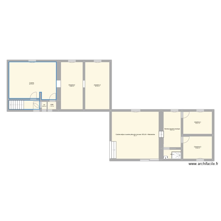 Maison Aveizieux. Plan de 10 pièces et 140 m2