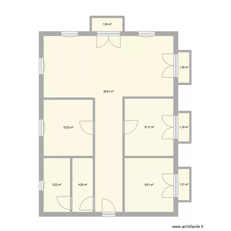 T4 au 1er. Plan de 10 pièces et 84 m²