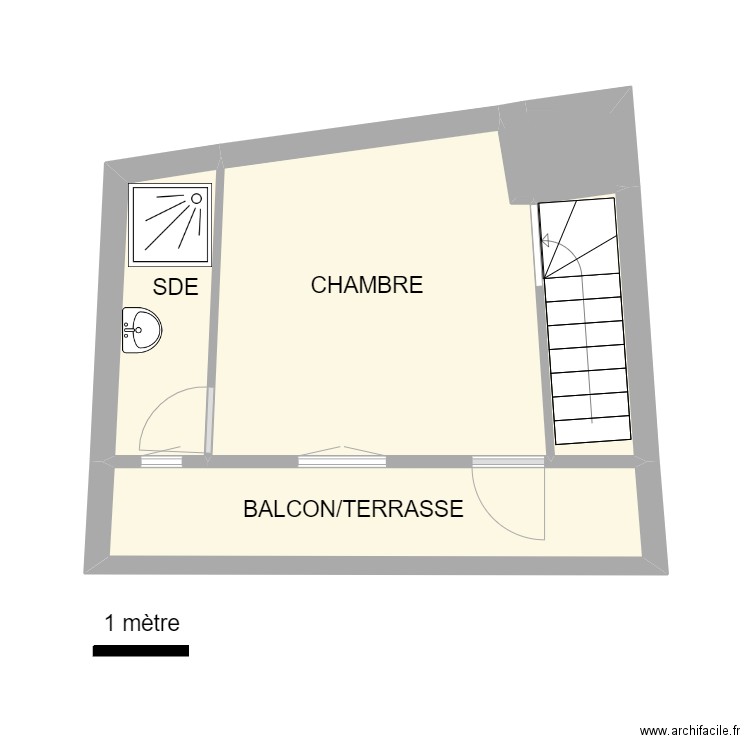 CARMES 18 R+2. Plan de 5 pièces et 22 m2