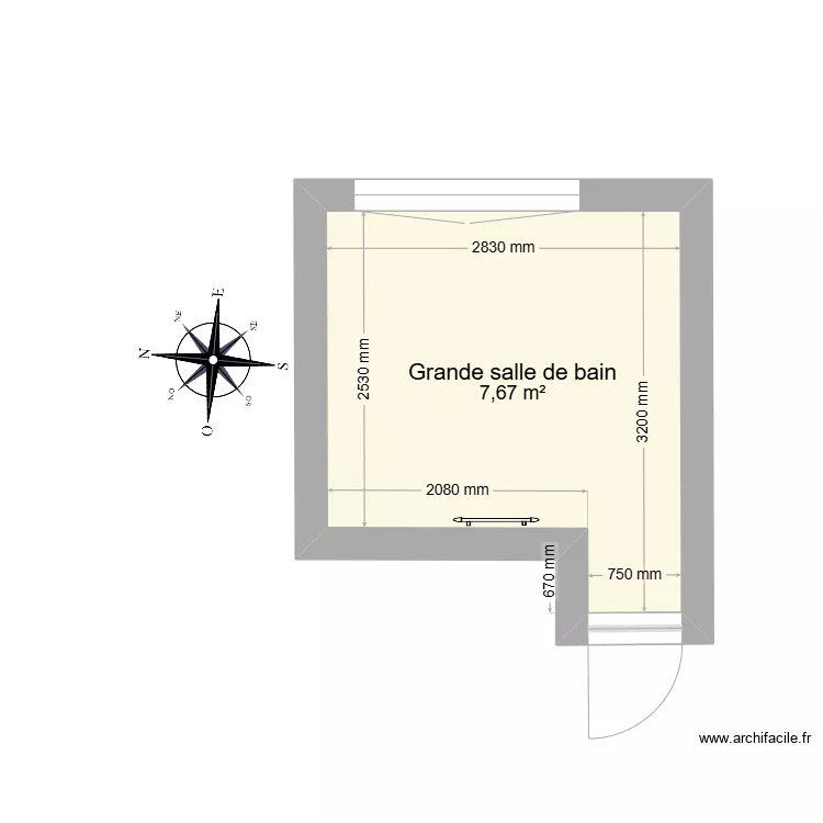 Grande salle de bain vide. Plan de 