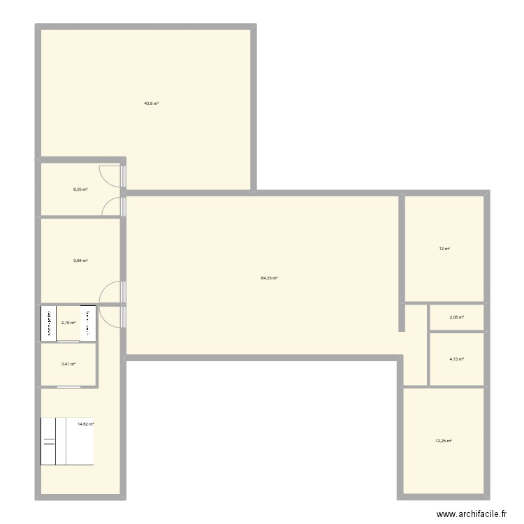 Montfort V2. Plan de 11 pièces et 175 m2