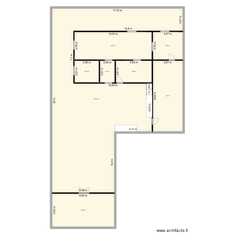 atelier. Plan de 8 pièces et 398 m2