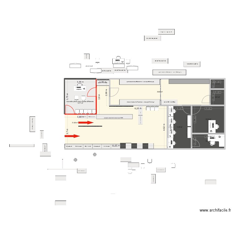 PLAN boutique avec entré voyage et agence immo et espace voyage + formations. Plan de 8 pièces et 126 m2