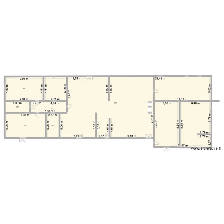 MAISON. Plan de 6 pièces et 553 m2