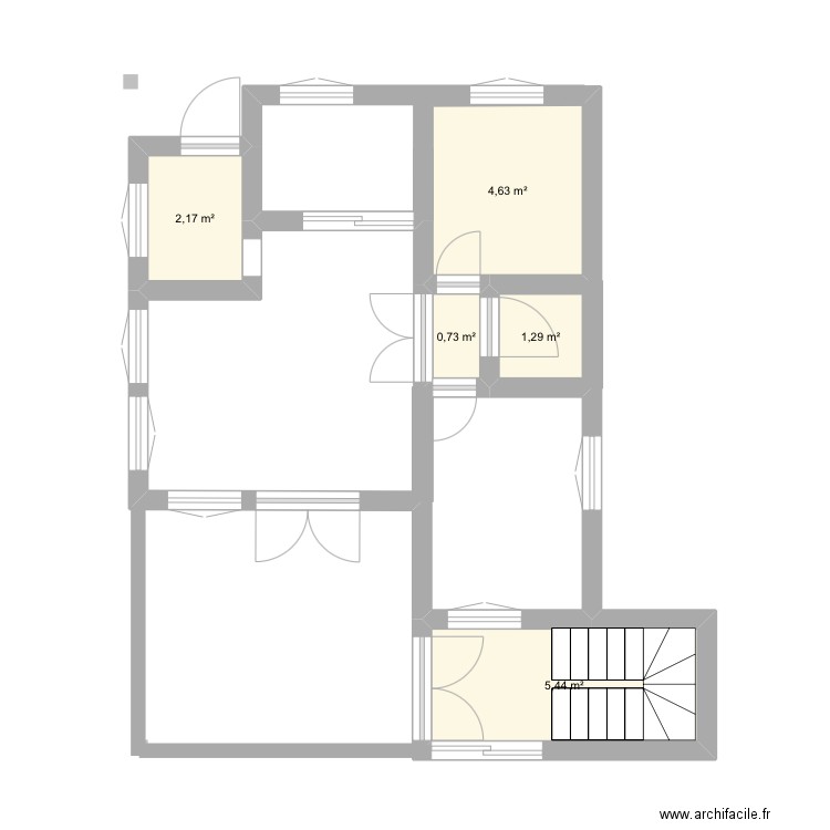 Maison generale. Plan de 5 pièces et 14 m2