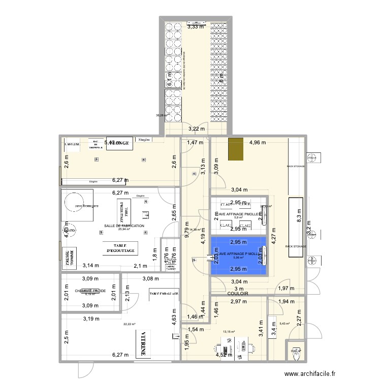 Fromagerie avec éléments. Plan de 12 pièces et 166 m2