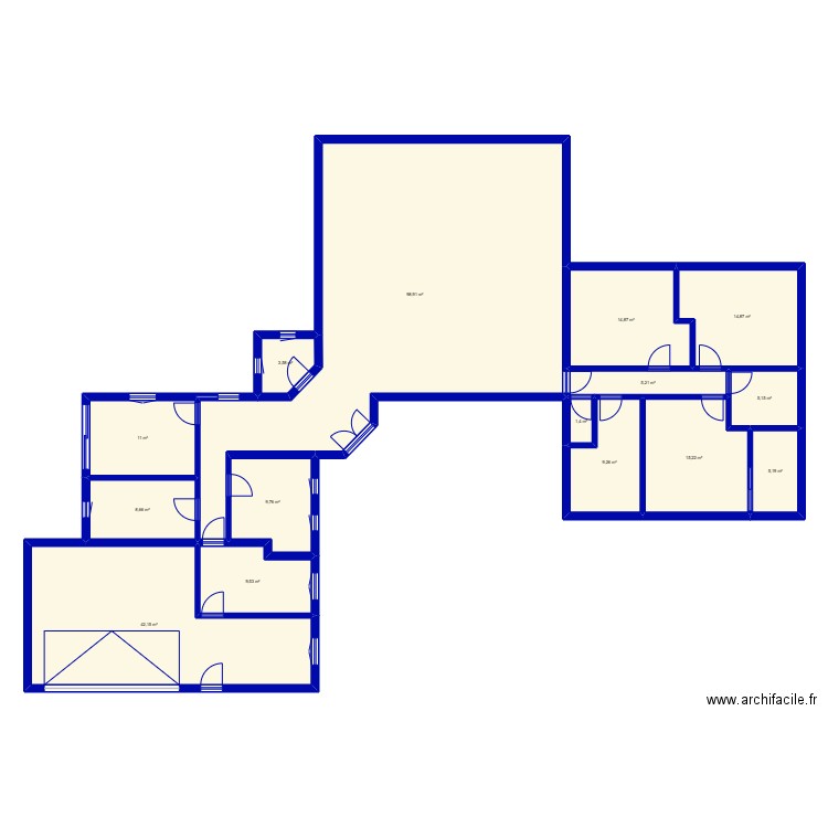 Carré. Plan de 15 pièces et 255 m2