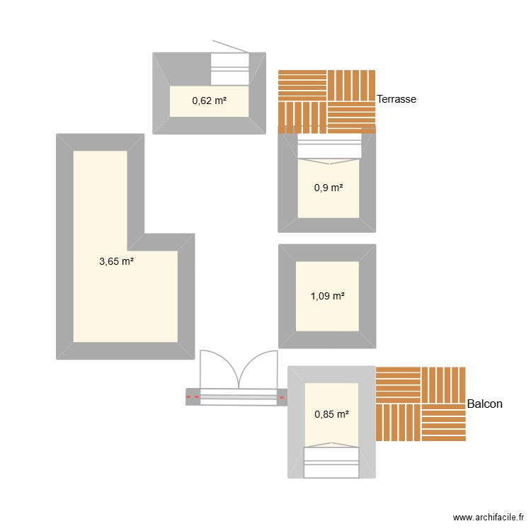 Rez de Chaussée. Plan de 5 pièces et 7 m2