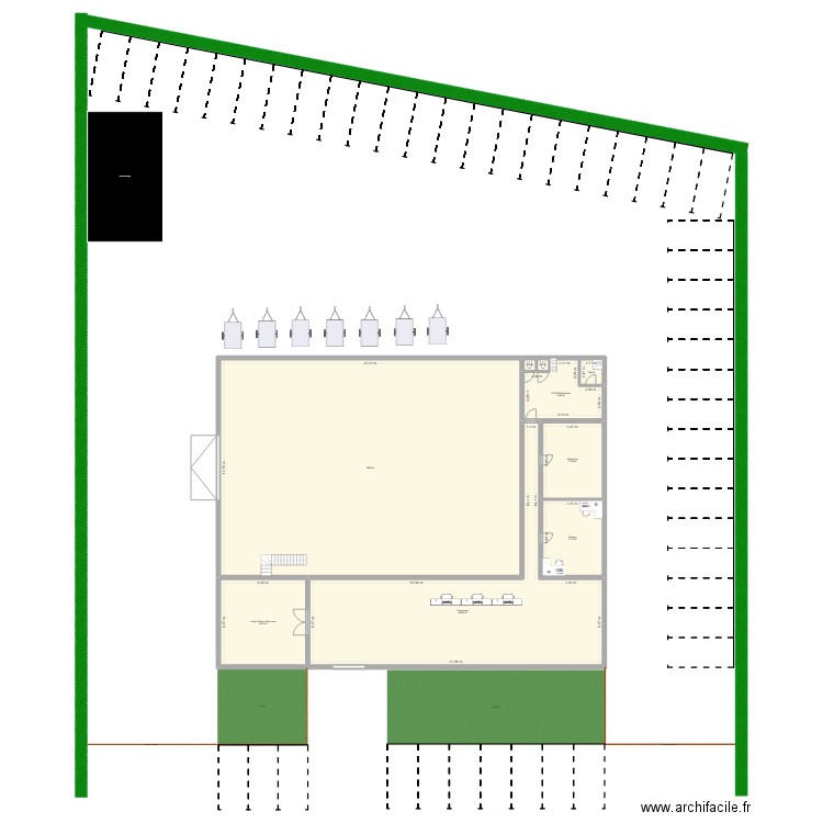 Nouvelle Agence. Plan de 9 pièces et 681 m2