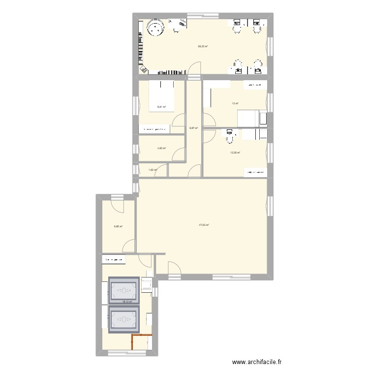 nous. Plan de 10 pièces et 150 m2
