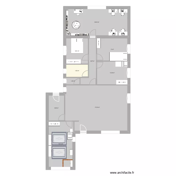 nous. Plan de 10  et 150 m²