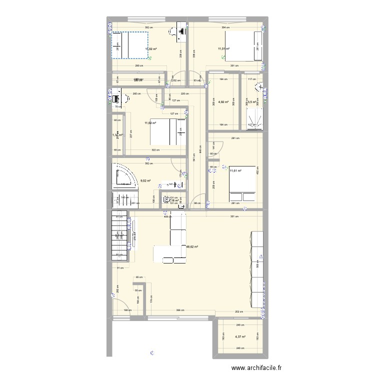 Remise. Plan de 19 pièces et 191 m2